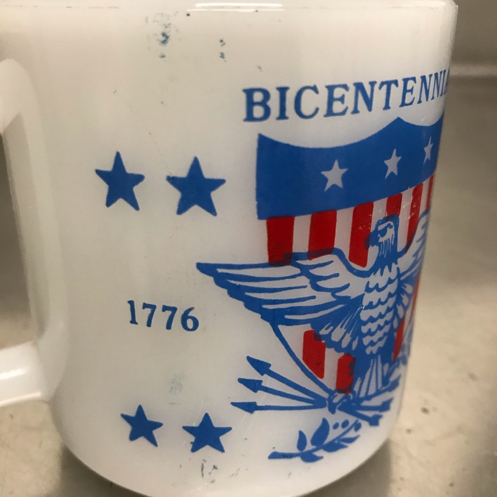 Vintage Bicentennial Eagle Glasbake Milk Glass Mug - Picture 5 of 6